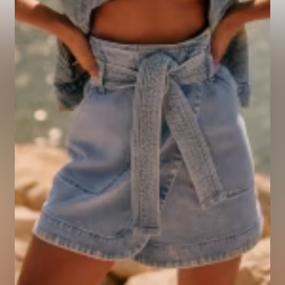 ✨NWT✨ Sezane Exclusive Archives Wrap Skirt - Bleach Denim - Size 2